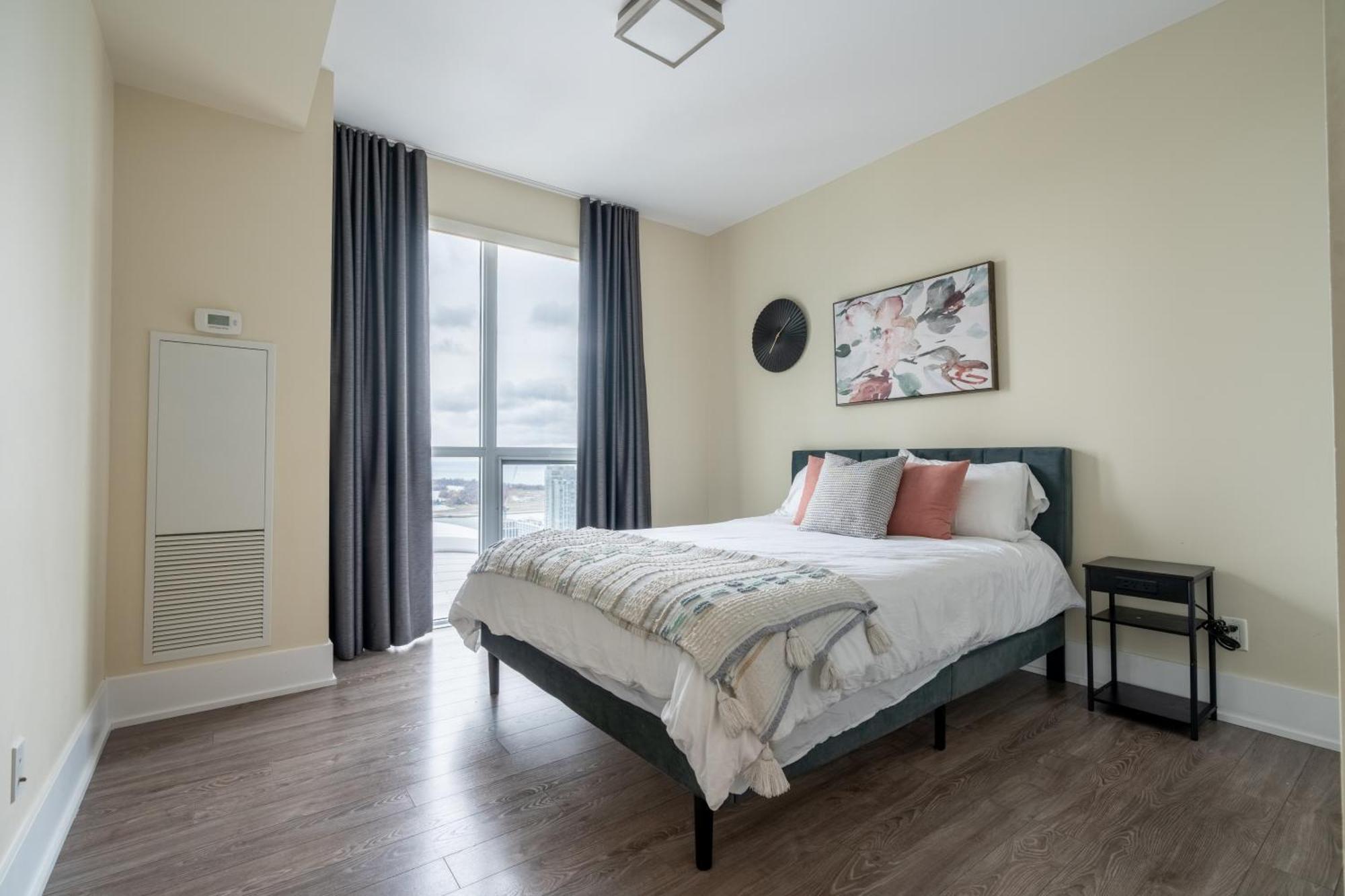 Globalstay Modern Downtown Apartment Торонто Экстерьер фото