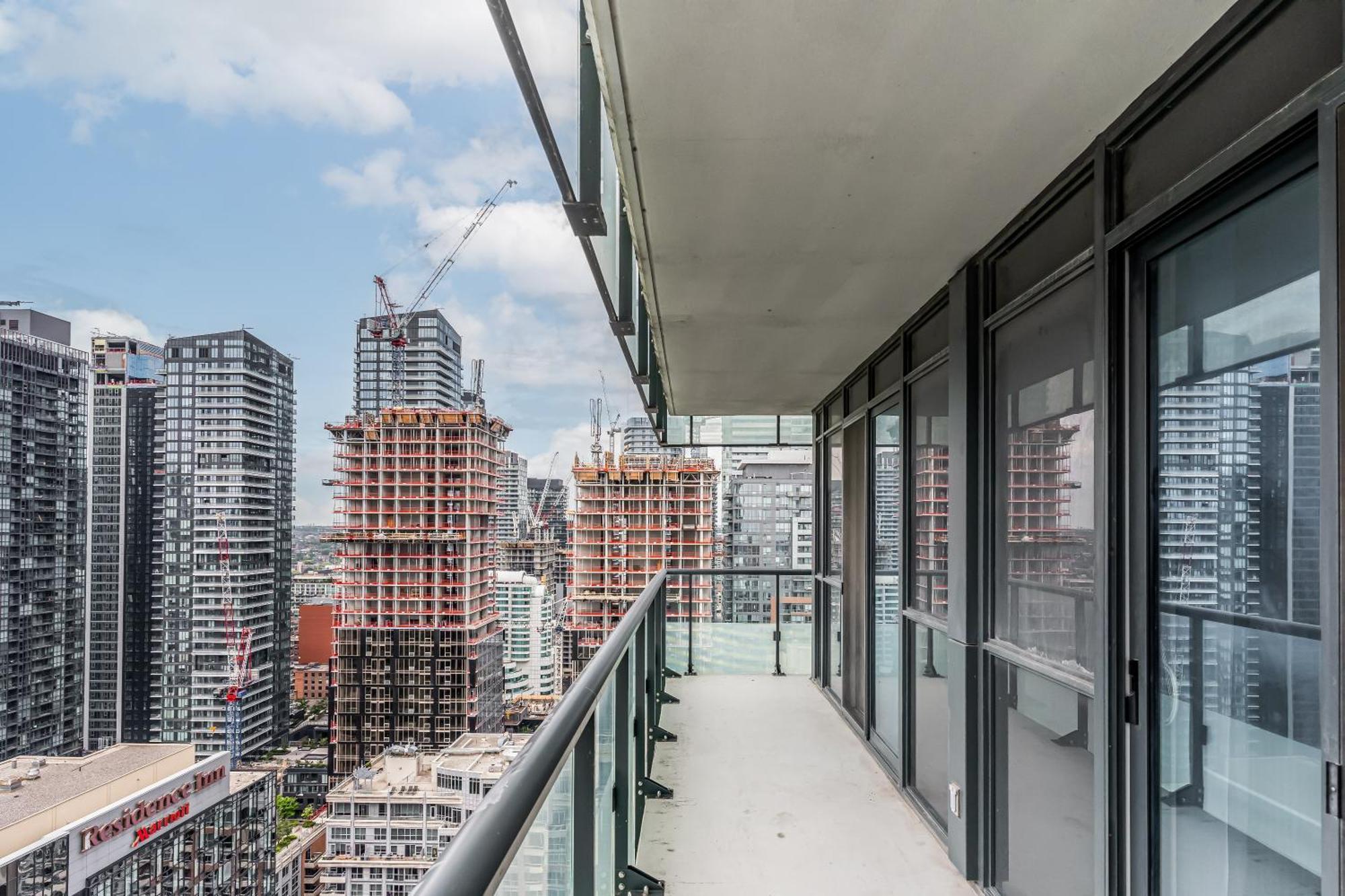 Globalstay Modern Downtown Apartment Торонто Экстерьер фото
