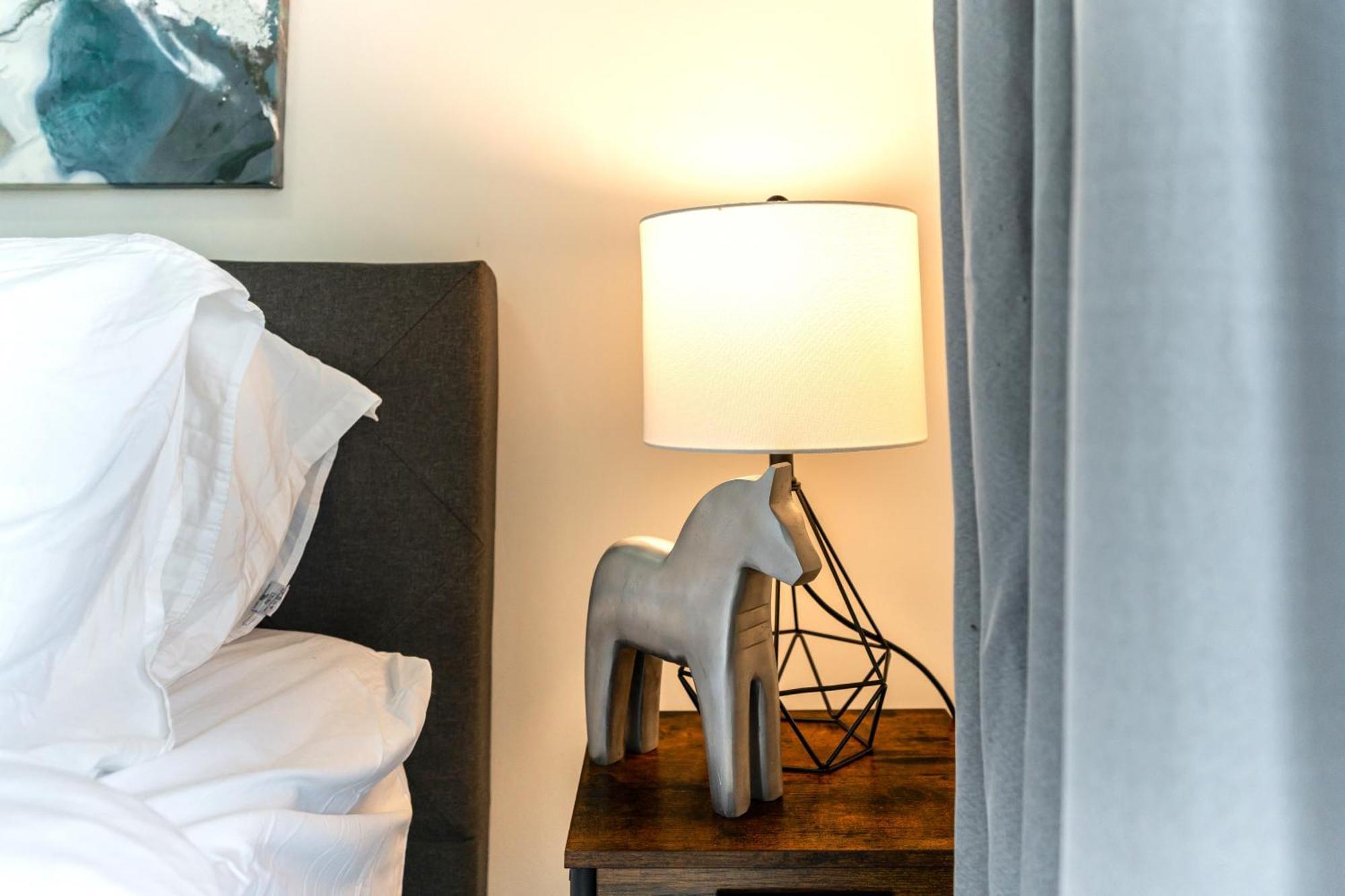 Globalstay Modern Downtown Apartment Торонто Экстерьер фото