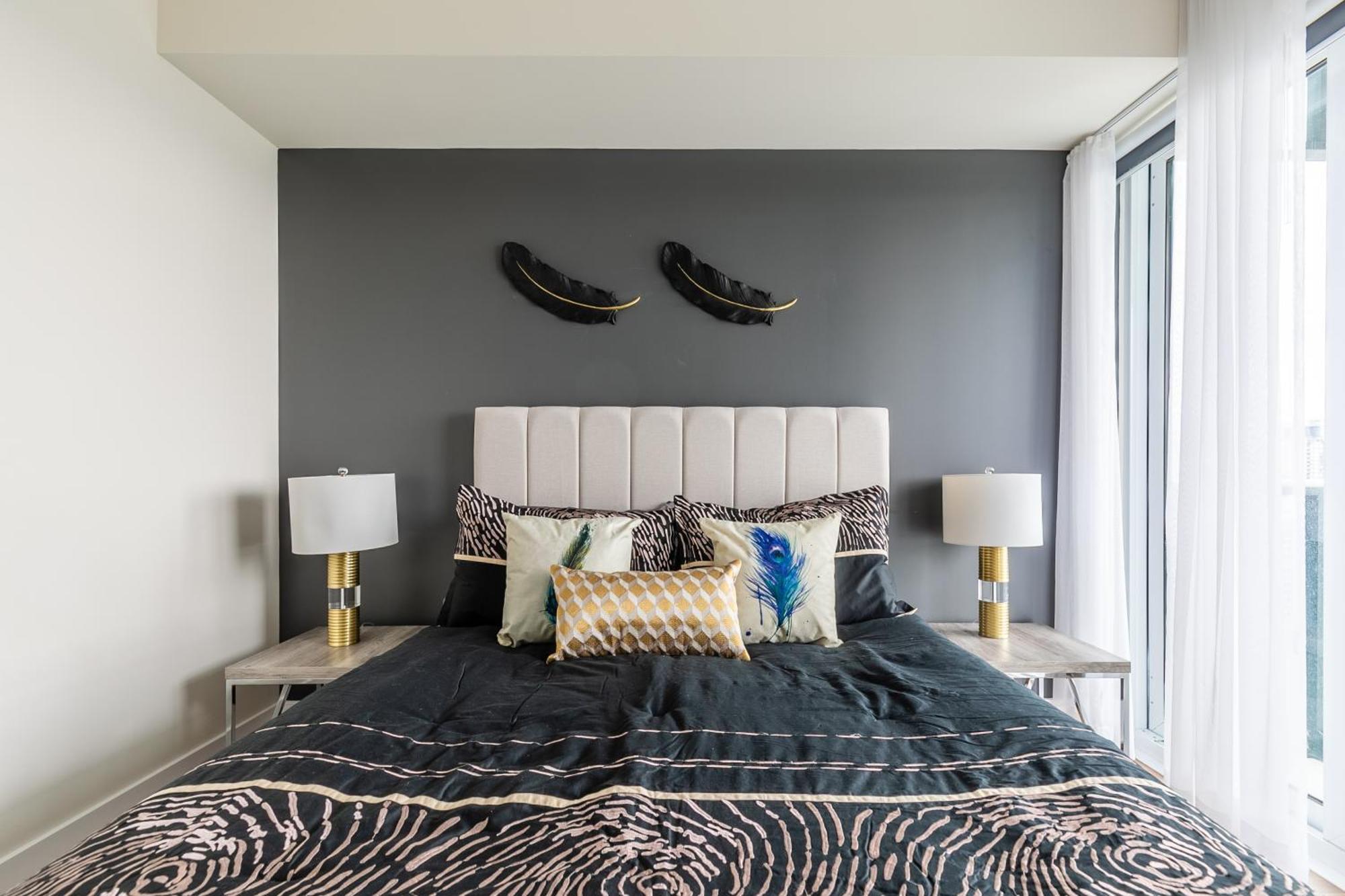 Globalstay Modern Downtown Apartment Торонто Экстерьер фото