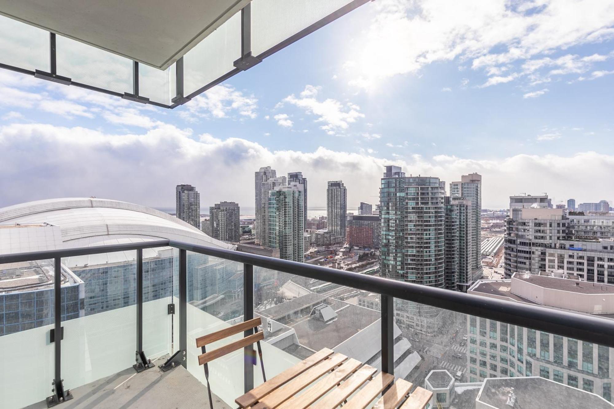 Globalstay Modern Downtown Apartment Торонто Экстерьер фото