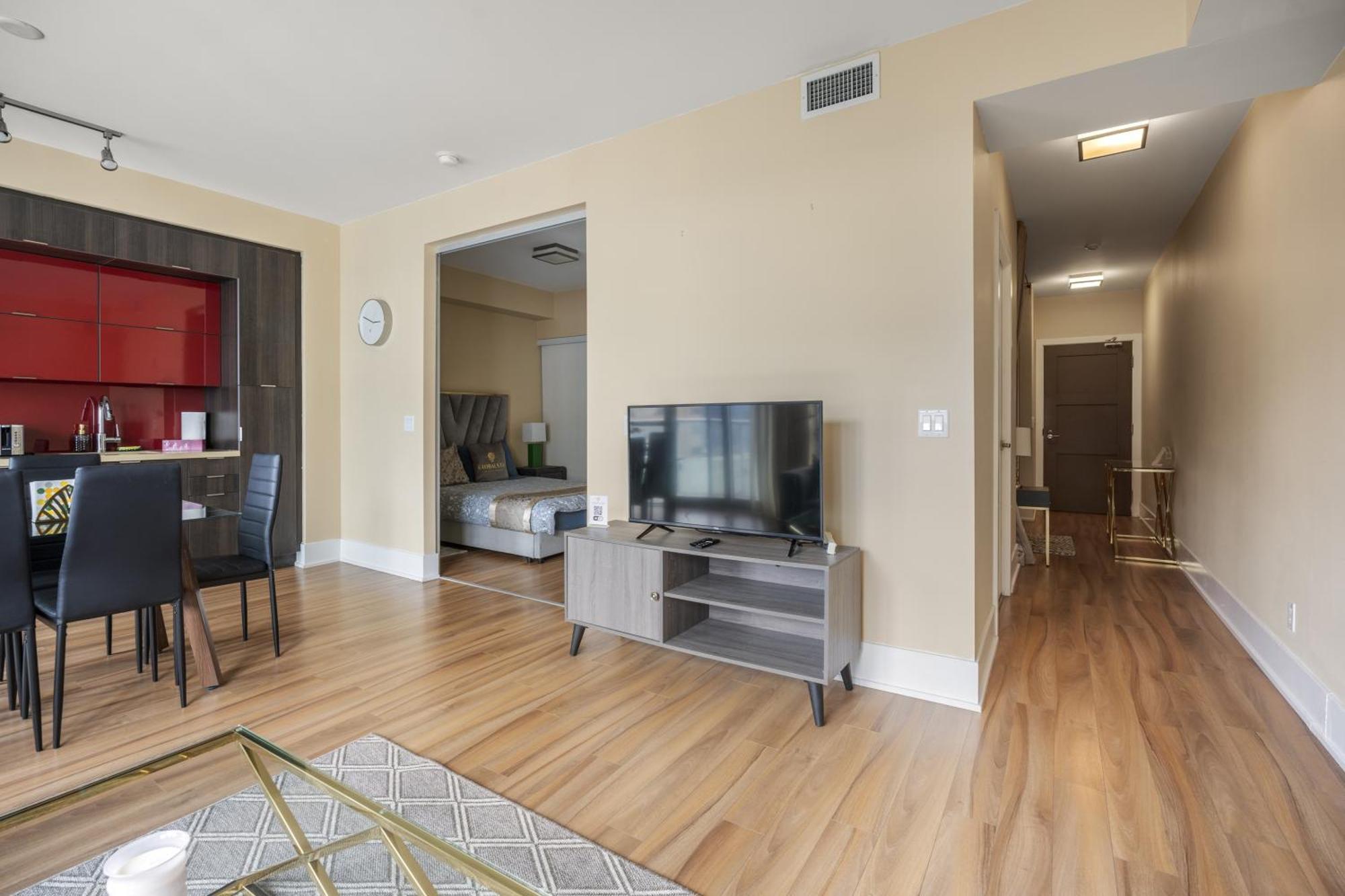 Globalstay Modern Downtown Apartment Торонто Экстерьер фото