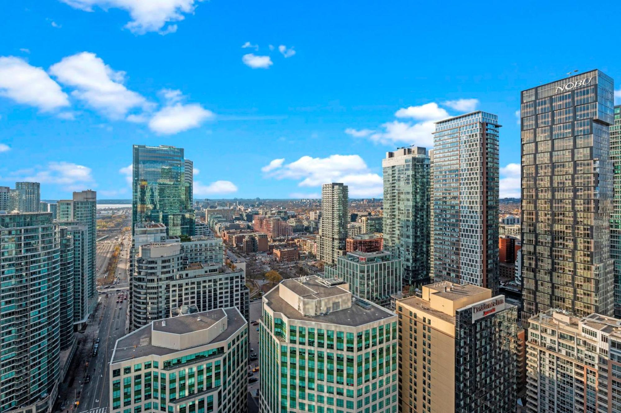 Globalstay Modern Downtown Apartment Торонто Экстерьер фото