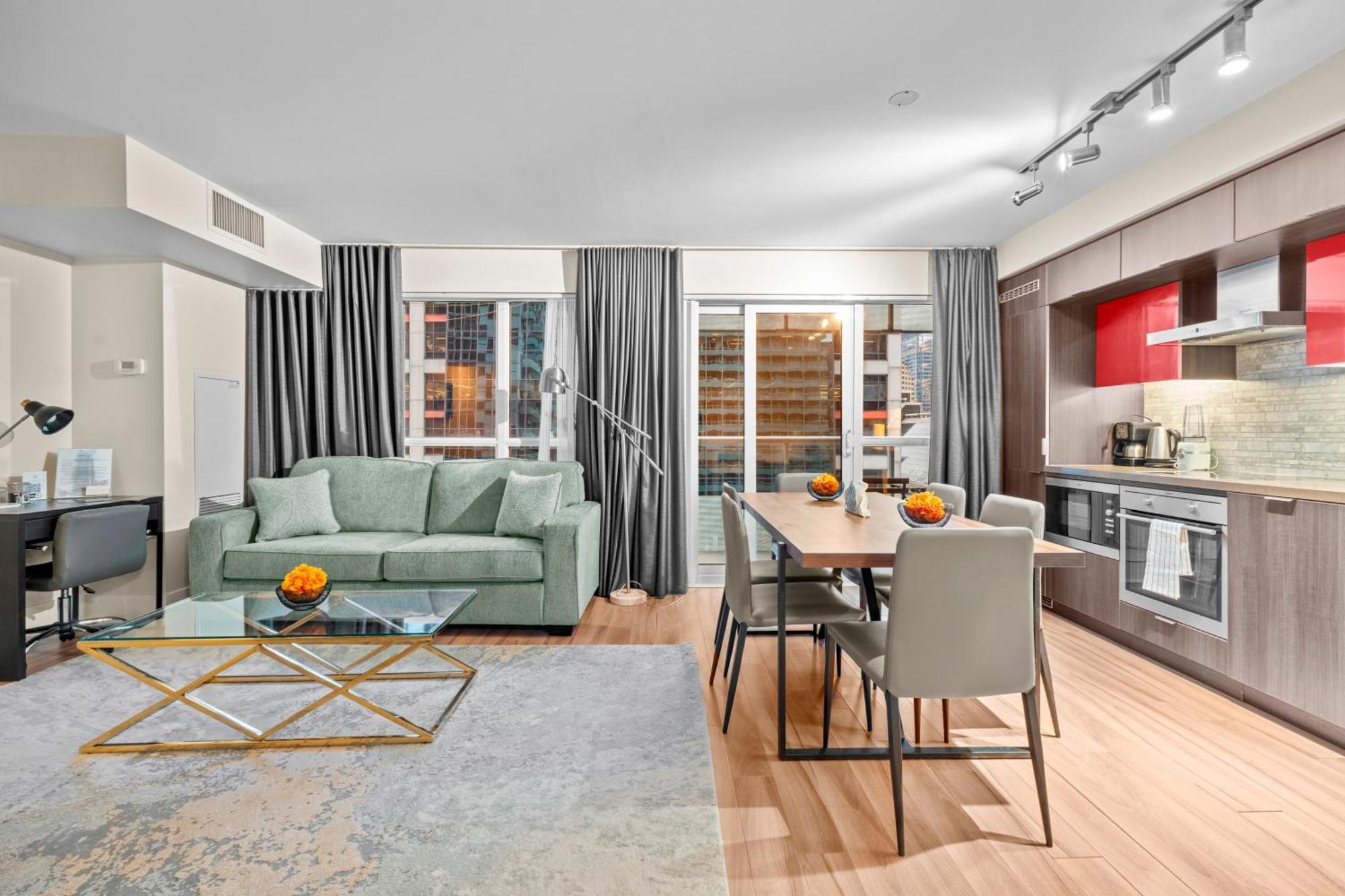 Globalstay Modern Downtown Apartment Торонто Экстерьер фото