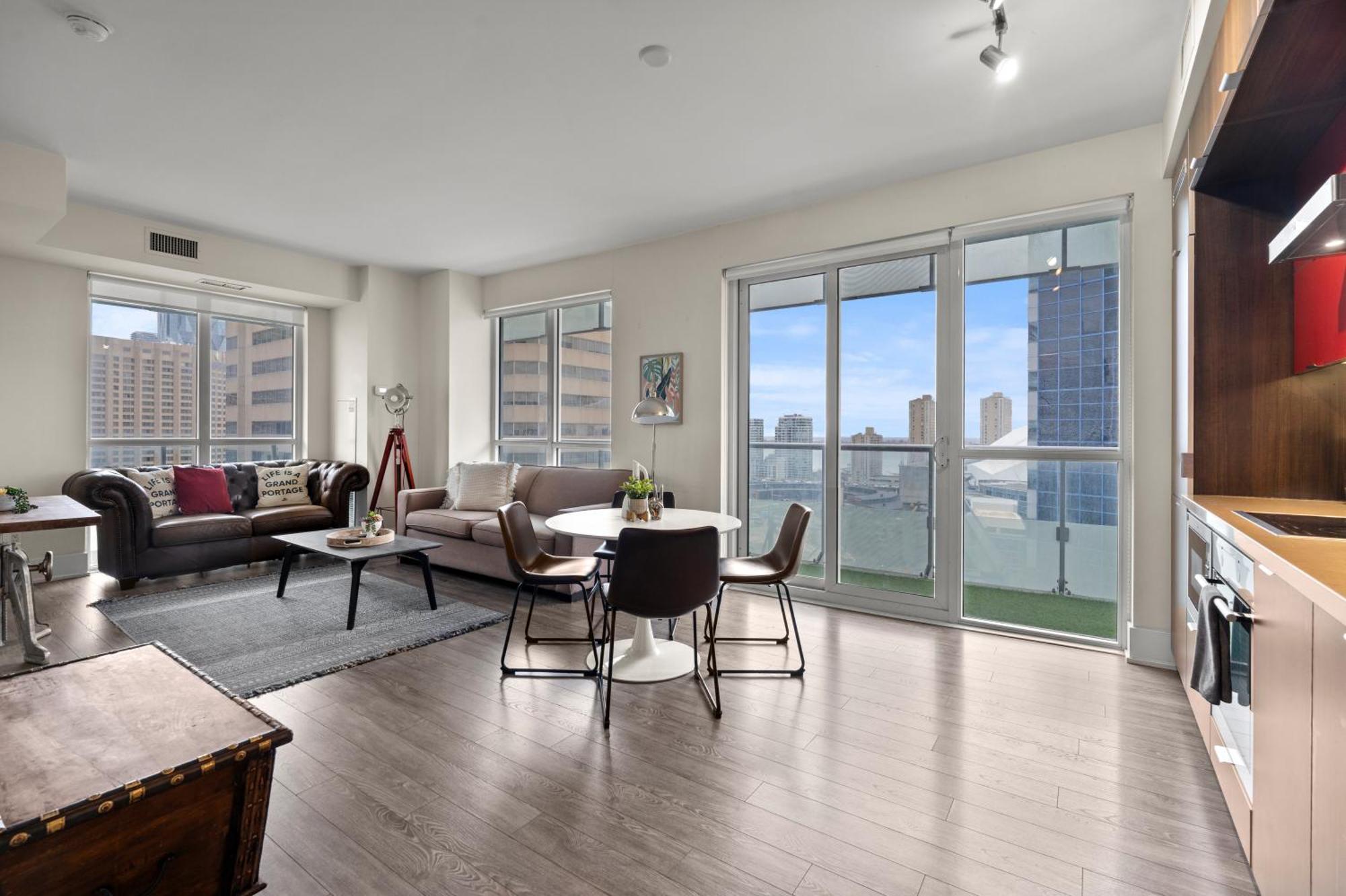 Globalstay Modern Downtown Apartment Торонто Экстерьер фото